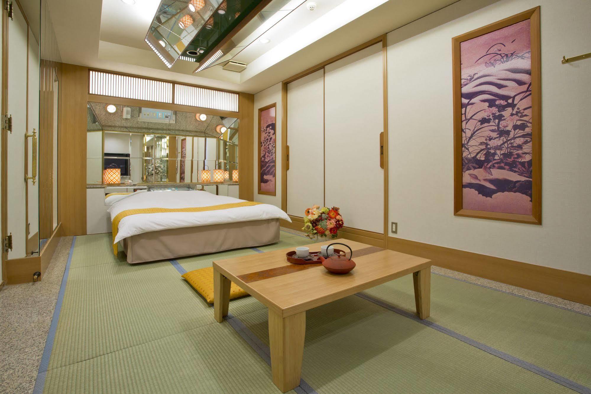 Hotel Casablanca (Adults Only) Osaka Esterno foto